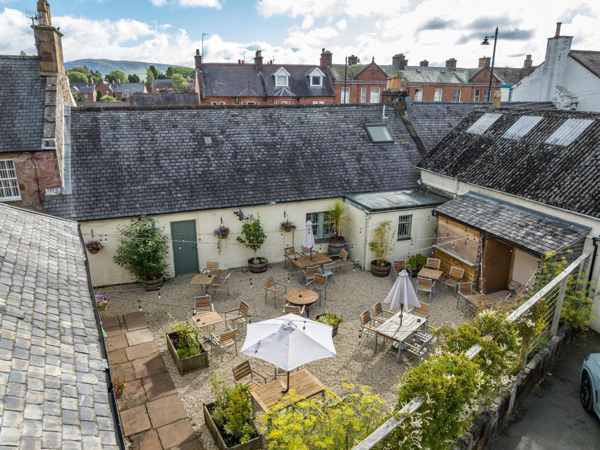 Buccleuch And Queensberry Arms Hotel Thornhill  Exterior foto